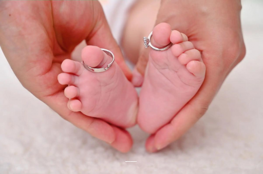 广州代怀试管生子孕妇前三个月的睡姿