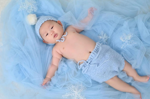广州代怀试管生子宝宝间歇性斜视